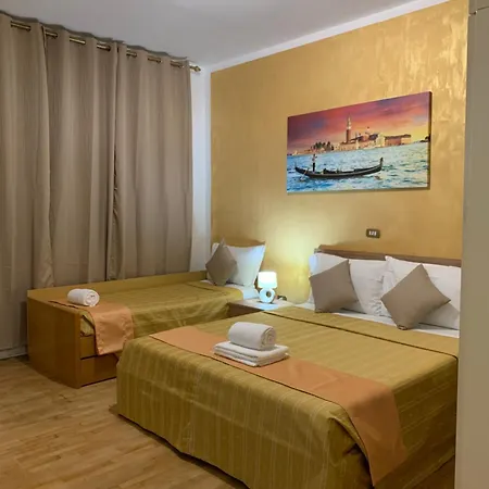Homestay Venice House *